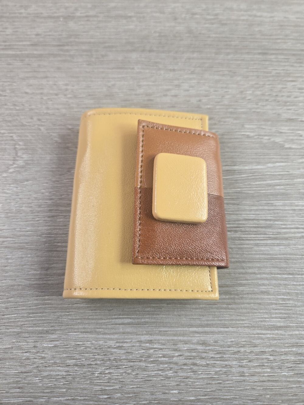 Vintage Buxton Leather Wallet With Key-tainer NEW